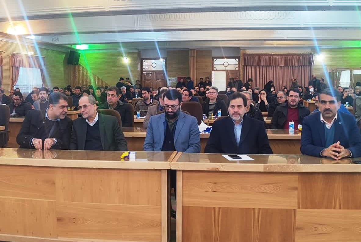 نشست بصیرتی کارکنان صنعت آب و برق استان همدان برگزار شد